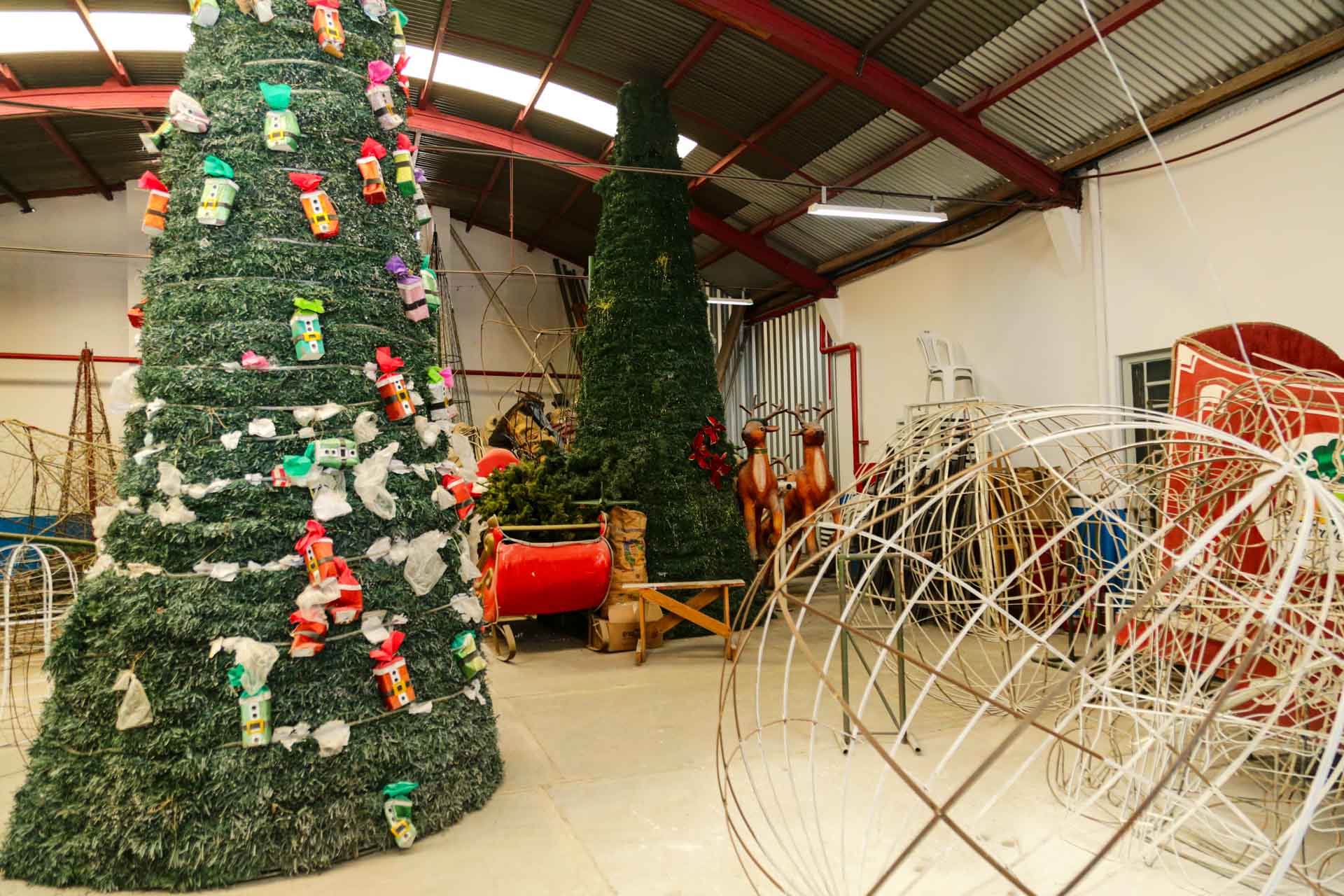 Natal Felicidade 2025: Lages se prepara para viver a magia das festas de fim de ano - 
							Em contagem regressiva, prefeitura trabalha em ritmo acelerado para entregar um Natal Felicidade acolhedor cheio de luzes, atrações culturais, Casa do Papai Noel e encantamento para reunir famílias e celebrar a data 
							26/09/2025 10:40:19						 
							 
							Natal Felicidade 2025: Lages se prepara para viver a magia das festas de fim de ano - 
							Em contagem regressiva, prefeitura trabalha em ritmo acelerado para entregar um Natal Felicidade acolhedor cheio de luzes, atrações culturais, Casa do Papai Noel e encantamento para reunir famílias e celebrar a data 
							26/09/2025 10:40:19