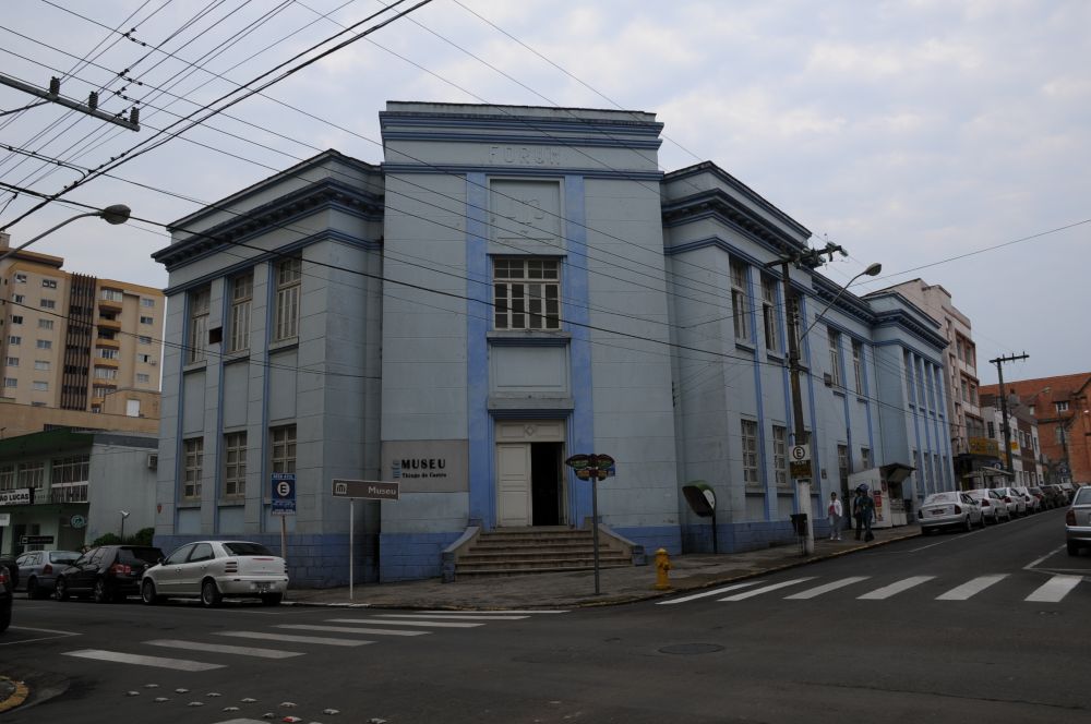 Visitar o Museu Thiago de Castro